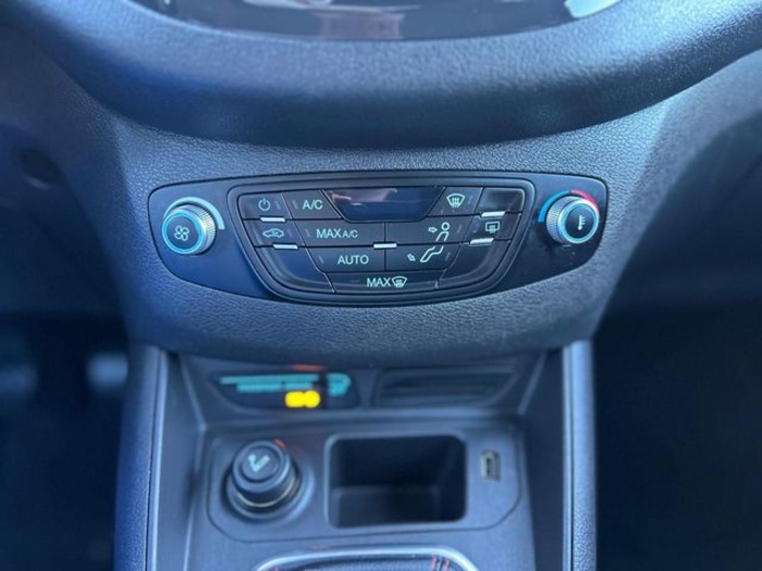 FordTourneo Courier 1.0 EcoBoost Titanium 74 kW (100 CV) Vehículo usado en Barcelona - 17 FordTourneo Courier 1.0 EcoBoost Titanium 74 kW (100 CV) Vehículo usado en Barcelona - 17