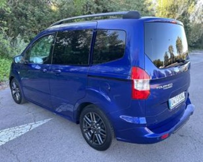 Ford Tourneo Courier 1.0 EcoBoost Titanium 74 kW (100 CV) Ford Tourneo Courier 1.0 EcoBoost Titanium 74 kW (100 CV)