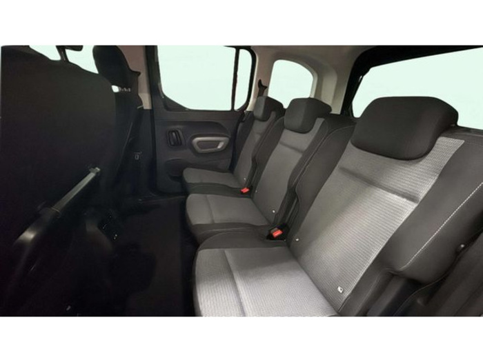ToyotaProace City Verso 1.2 Family Active L1 5 Plazas 81 kW (110 CV) Vehículo usado en Barcelona - 9 ToyotaProace City Verso 1.2 Family Active L1 5 Plazas 81 kW (110 CV) Vehículo usado en Barcelona - 9