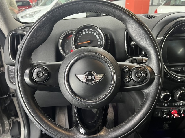 MINIMINI Countryman Cooper D 110 kW (150 CV) Vehículo usado en Barcelona - 11 MINIMINI Countryman Cooper D 110 kW (150 CV) Vehículo usado en Barcelona - 11
