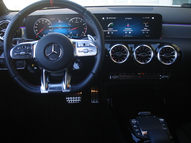 Mercedes-BenzClase A Mercedes-AMG 35 4Matic+ 225 kW (306 CV) Vehículo usado en Barcelona - 16 Mercedes-BenzClase A Mercedes-AMG 35 4Matic+ 225 kW (306 CV) Vehículo usado en Barcelona - 16