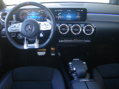 Mercedes-Benz Clase A Mercedes-AMG 35 4Matic+ 225 kW (306 CV) Mercedes-Benz Clase A Mercedes-AMG 35 4Matic+ 225 kW (306 CV)