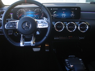 Mercedes-Benz Clase A Mercedes-AMG 35 4Matic+ 225 kW (306 CV) Mercedes-Benz Clase A Mercedes-AMG 35 4Matic+ 225 kW (306 CV)