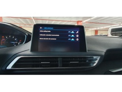Peugeot 3008 PureTech 130 S&S GT Line 96 kW (130 CV) Peugeot 3008 PureTech 130 S&S GT Line 96 kW (130 CV)