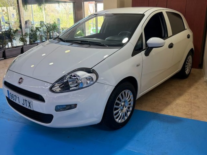 FiatPunto 1.2 8v S&S Gasolina Pop 51 kW (69 CV) Vehículo usado en Barcelona - 2 FiatPunto 1.2 8v S&S Gasolina Pop 51 kW (69 CV) Vehículo usado en Barcelona - 2