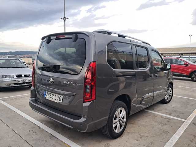 ToyotaProace City Verso 1.2 Family Active L1 5 Plazas 81 kW (110 CV) Vehículo usado en Barcelona - 4