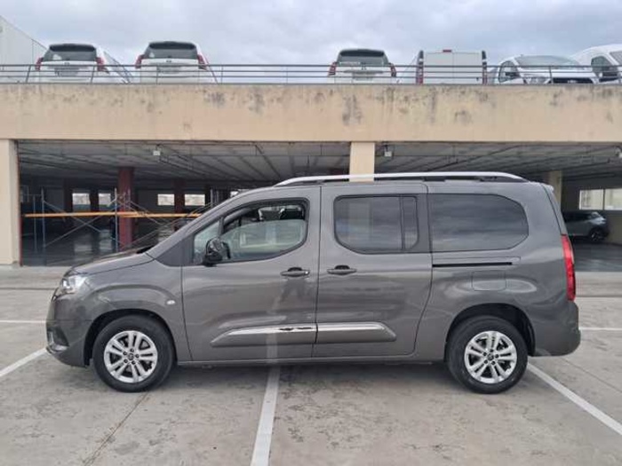 ToyotaProace City Verso 1.2 Family Active L1 5 Plazas 81 kW (110 CV) Vehículo usado en Barcelona - 20 ToyotaProace City Verso 1.2 Family Active L1 5 Plazas 81 kW (110 CV) Vehículo usado en Barcelona - 20