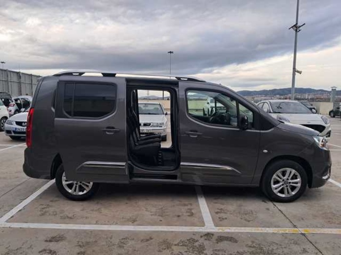 ToyotaProace City Verso 1.2 Family Active L1 5 Plazas 81 kW (110 CV) Vehículo usado en Barcelona - 22 ToyotaProace City Verso 1.2 Family Active L1 5 Plazas 81 kW (110 CV) Vehículo usado en Barcelona - 22