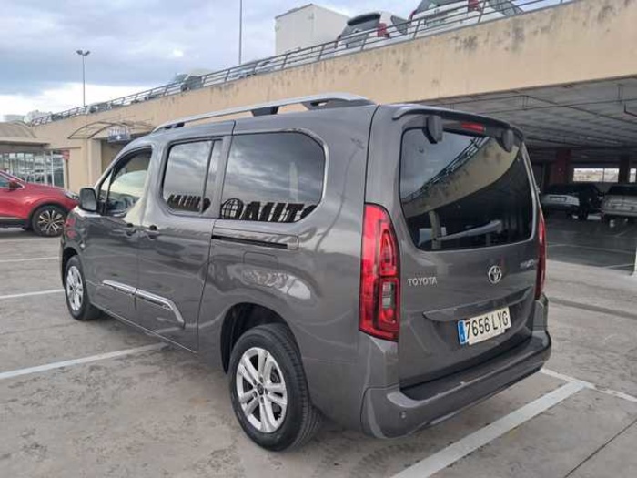 ToyotaProace City Verso 1.2 Family Active L1 5 Plazas 81 kW (110 CV) Vehículo usado en Barcelona - 26 ToyotaProace City Verso 1.2 Family Active L1 5 Plazas 81 kW (110 CV) Vehículo usado en Barcelona - 26