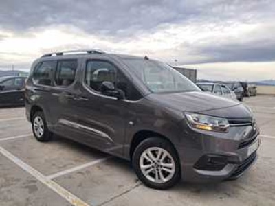 Toyota Proace City Verso 1.2 Family Active L1 5 Plazas 81 kW (110 CV) Toyota Proace City Verso 1.2 Family Active L1 5 Plazas 81 kW (110 CV)