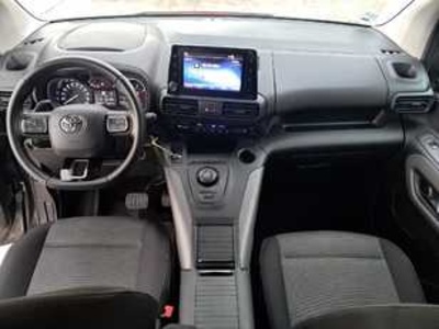 Toyota Proace City Verso 1.2 Family Active L1 5 Plazas 81 kW (110 CV) Toyota Proace City Verso 1.2 Family Active L1 5 Plazas 81 kW (110 CV)