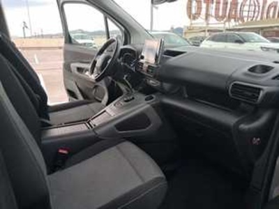 Toyota Proace City Verso 1.2 Family Active L1 5 Plazas 81 kW (110 CV) Toyota Proace City Verso 1.2 Family Active L1 5 Plazas 81 kW (110 CV)