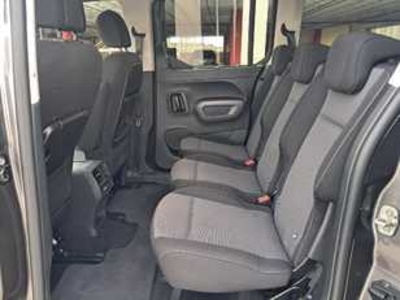 Toyota Proace City Verso 1.2 Family Active L1 5 Plazas 81 kW (110 CV) Toyota Proace City Verso 1.2 Family Active L1 5 Plazas 81 kW (110 CV)