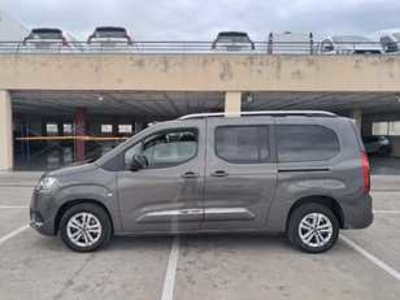 Toyota Proace City Verso 1.2 Family Active L1 5 Plazas 81 kW (110 CV) Toyota Proace City Verso 1.2 Family Active L1 5 Plazas 81 kW (110 CV)