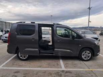 Toyota Proace City Verso 1.2 Family Active L1 5 Plazas 81 kW (110 CV) Toyota Proace City Verso 1.2 Family Active L1 5 Plazas 81 kW (110 CV)