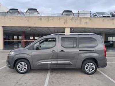 Toyota Proace City Verso 1.2 Family Active L1 5 Plazas 81 kW (110 CV) Toyota Proace City Verso 1.2 Family Active L1 5 Plazas 81 kW (110 CV)