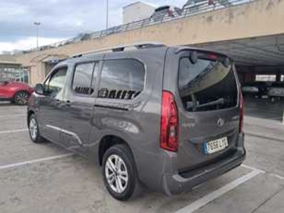 Toyota Proace City Verso 1.2 Family Active L1 5 Plazas 81 kW (110 CV) Toyota Proace City Verso 1.2 Family Active L1 5 Plazas 81 kW (110 CV)