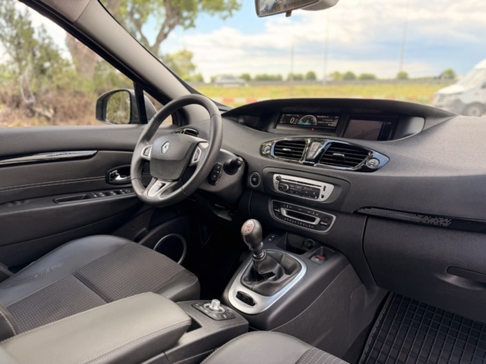 RenaultGrand Scenic Dynamique Energy dCi 96 kW (130 CV) Vehículo usado en Barcelona - 17 RenaultGrand Scenic Dynamique Energy dCi 96 kW (130 CV) Vehículo usado en Barcelona - 17