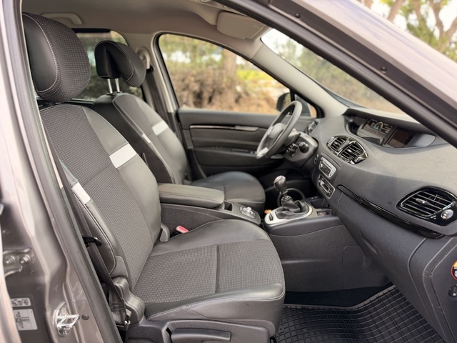 RenaultGrand Scenic Dynamique Energy dCi 96 kW (130 CV) Vehículo usado en Barcelona - 23