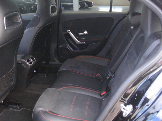 Mercedes-BenzClase A 180 d 85 kW (116 CV) Vehículo usado en Barcelona - 10