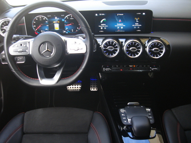 Mercedes-BenzClase A 180 d 85 kW (116 CV) Vehículo usado en Barcelona - 11