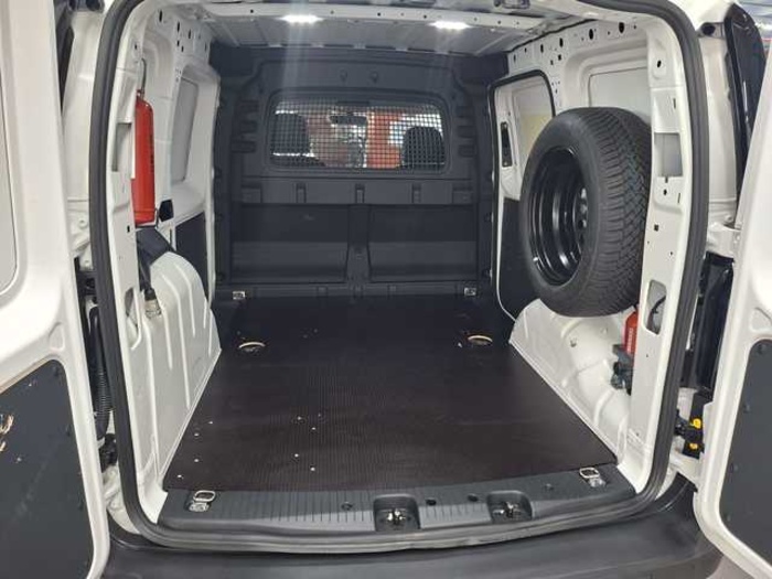 VolkswagenCaddy Cargo Cargo Maxi 2.0 TDI 4Motion 90 kW (122 CV) Vehículo usado en Barcelona - 14 VolkswagenCaddy Cargo Cargo Maxi 2.0 TDI 4Motion 90 kW (122 CV) Vehículo usado en Barcelona - 14