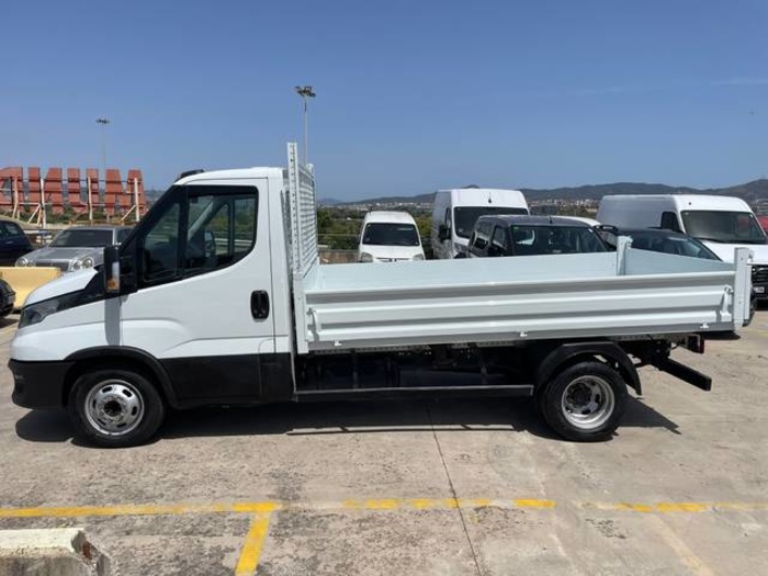 IvecoDaily Chasis 35C 14 3450 100 kW (136 CV) Vehículo usado en Barcelona - 11 IvecoDaily Chasis 35C 14 3450 100 kW (136 CV) Vehículo usado en Barcelona - 11