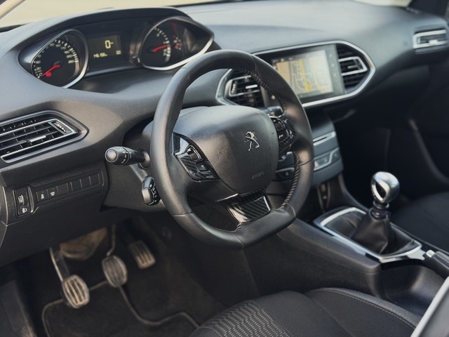 Peugeot308 SW BlueHDI 120 S&S Style EAT6 88 kW (120 CV) Vehículo usado en Barcelona - 2