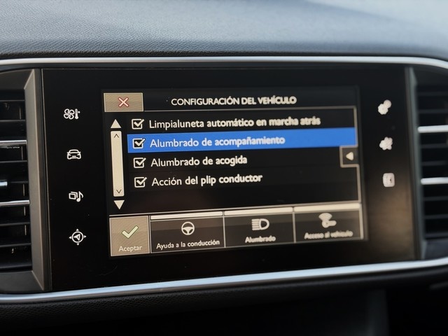 Peugeot308 SW BlueHDI 120 S&S Style EAT6 88 kW (120 CV) Vehículo usado en Barcelona - 21