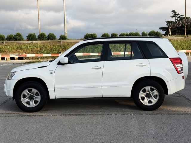 SuzukiGrand Vitara 1.9 DDiS JLX 95 kW (129 CV) Vehículo usado en Barcelona - 9