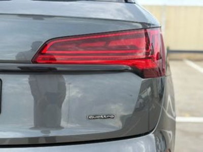 Audi Q5 Sportback TFSIe Black Line 50 TFSI e quattro-ultra 220 kW (299 CV) Audi Q5 Sportback TFSIe Black Line 50 TFSI e quattro-ultra 220 kW (299 CV)