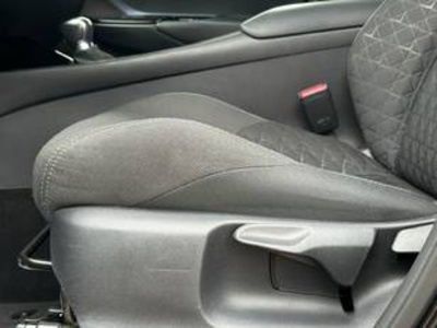 Toyota C-HR 1.8 125H Advance 90 kW (122 CV) Toyota C-HR 1.8 125H Advance 90 kW (122 CV)