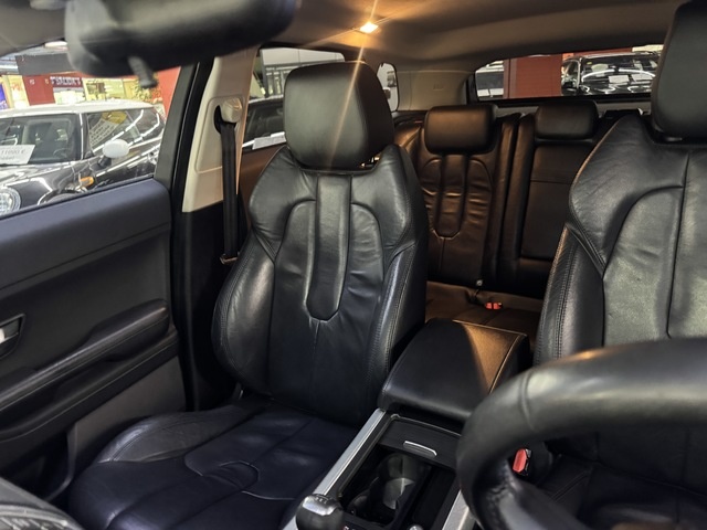 Land RoverRange Rover Evoque 2.2L TD4 Prestige 4x4 110 kW (150 CV) Vehículo usado en Barcelona - 28