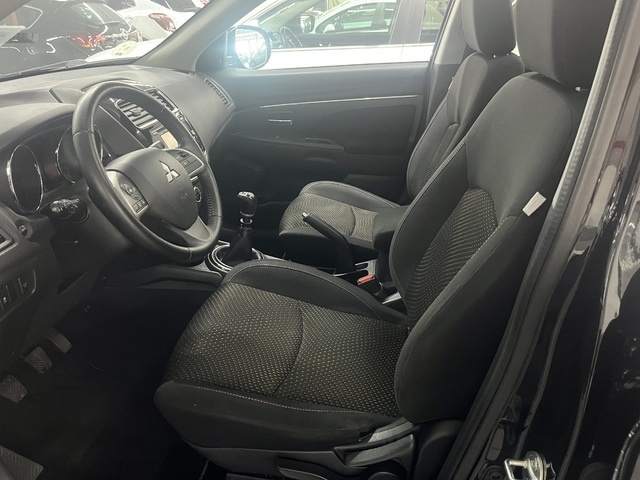 MitsubishiASX 180 DI-D Motion 85 kW (116 CV) Vehículo usado en Barcelona - 9
