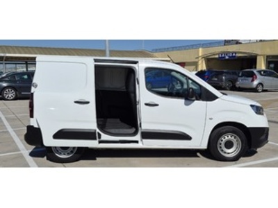 Toyota Proace City 1.5D GX Media 650kg 75 kW (102 CV) Toyota Proace City 1.5D GX Media 650kg 75 kW (102 CV)