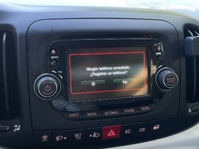 Fiat 500L 1.4 Lounge 70 kW (95 CV) Fiat 500L 1.4 Lounge 70 kW (95 CV)