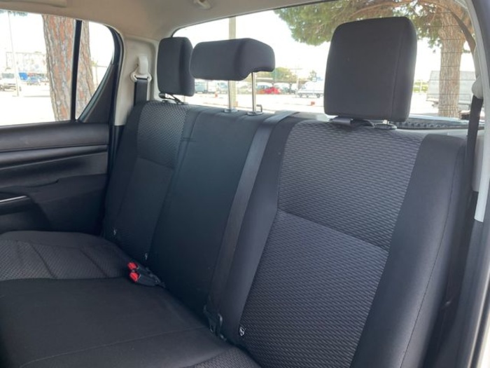ToyotaHilux 2.4 D-4D Doble Cabina GX 110 kW (150 CV) Vehículo usado en Barcelona - 12 ToyotaHilux 2.4 D-4D Doble Cabina GX 110 kW (150 CV) Vehículo usado en Barcelona - 12