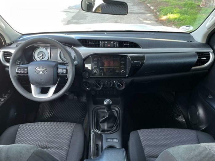 ToyotaHilux 2.4 D-4D Doble Cabina GX 110 kW (150 CV) Vehículo usado en Barcelona - 13 ToyotaHilux 2.4 D-4D Doble Cabina GX 110 kW (150 CV) Vehículo usado en Barcelona - 13