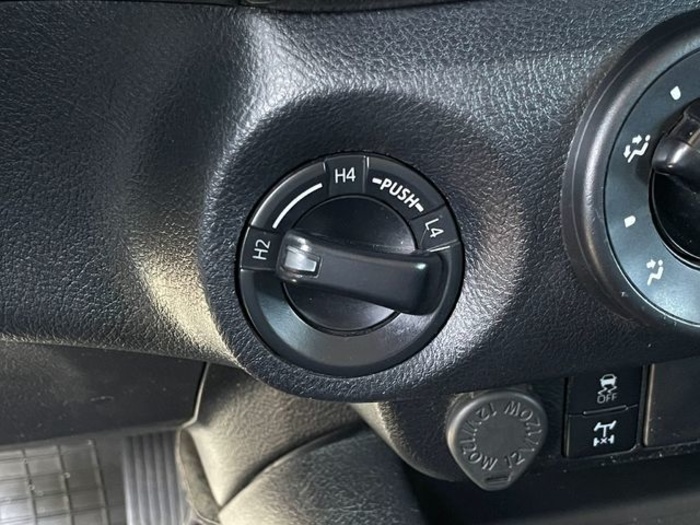 ToyotaHilux 2.4 D-4D Doble Cabina GX 110 kW (150 CV) Vehículo usado en Barcelona - 17 ToyotaHilux 2.4 D-4D Doble Cabina GX 110 kW (150 CV) Vehículo usado en Barcelona - 17