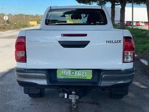 Toyota Hilux 2.4 D-4D Doble Cabina GX 110 kW (150 CV)