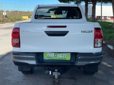 Toyota Hilux 2.4 D-4D Doble Cabina GX 110 kW (150 CV) Toyota Hilux 2.4 D-4D Doble Cabina GX 110 kW (150 CV)
