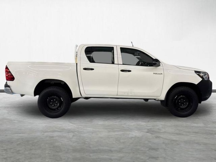 ToyotaHilux 2.4 D-4D Doble Cabina GX 110 kW (150 CV) Vehículo usado en Barcelona - 3 ToyotaHilux 2.4 D-4D Doble Cabina GX 110 kW (150 CV) Vehículo usado en Barcelona - 3