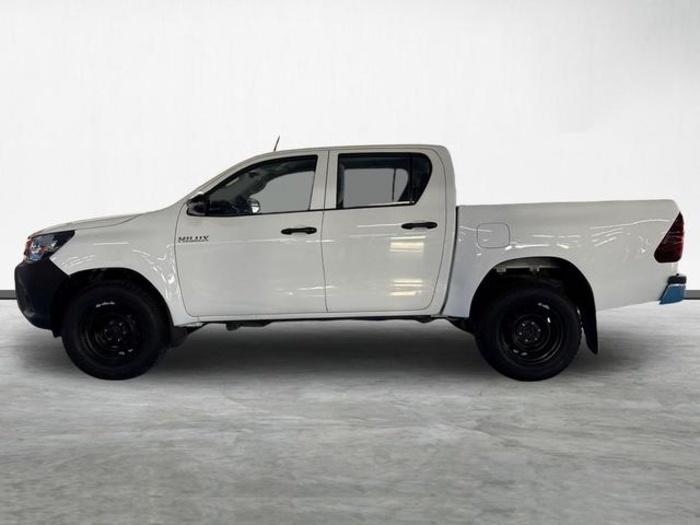 ToyotaHilux 2.4 D-4D Doble Cabina GX 110 kW (150 CV) Vehículo usado en Barcelona - 4 ToyotaHilux 2.4 D-4D Doble Cabina GX 110 kW (150 CV) Vehículo usado en Barcelona - 4