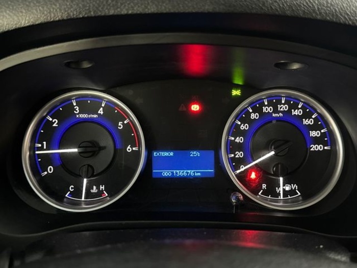 ToyotaHilux 2.4 D-4D Doble Cabina GX 110 kW (150 CV) Vehículo usado en Barcelona - 13 ToyotaHilux 2.4 D-4D Doble Cabina GX 110 kW (150 CV) Vehículo usado en Barcelona - 13