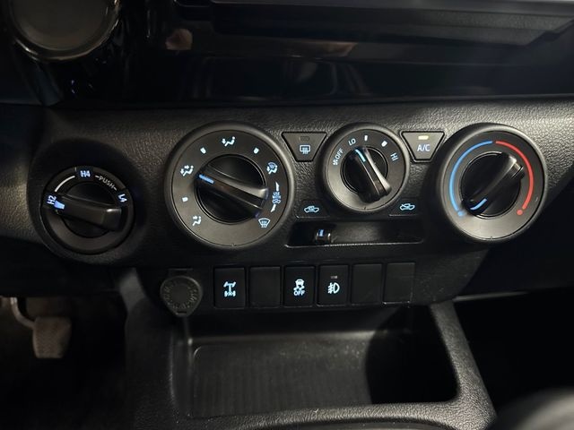 ToyotaHilux 2.4 D-4D Doble Cabina GX 110 kW (150 CV) Vehículo usado en Barcelona - 18