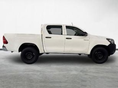 Toyota Hilux 2.4 D-4D Doble Cabina GX 110 kW (150 CV) Toyota Hilux 2.4 D-4D Doble Cabina GX 110 kW (150 CV)