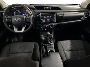 Toyota Hilux 2.4 D-4D Doble Cabina GX 110 kW (150 CV) Toyota Hilux 2.4 D-4D Doble Cabina GX 110 kW (150 CV)
