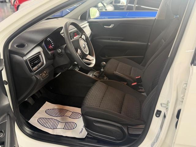 KiaRio 1.2 CVVT Concept 62 kW (84 CV) Vehículo usado en Barcelona - 8