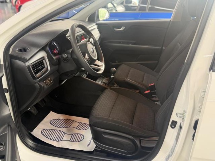 KiaRio 1.2 CVVT Concept 62 kW (84 CV) Vehículo usado en Barcelona - 8 KiaRio 1.2 CVVT Concept 62 kW (84 CV) Vehículo usado en Barcelona - 8