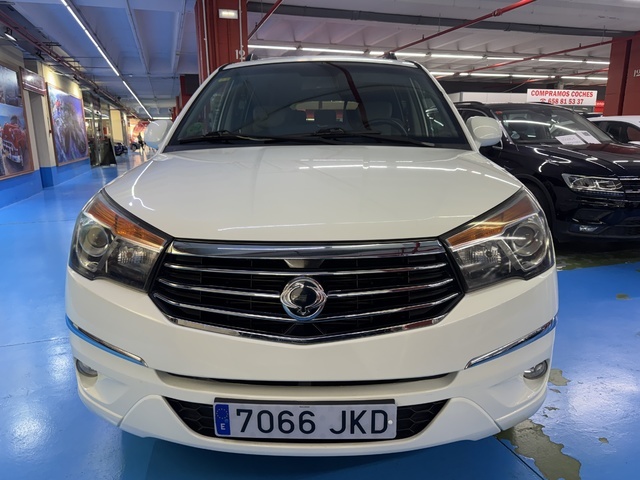 SsangyongRodius D22T Limited Auto 131 kW (178 CV) Vehículo usado en Barcelona - 3